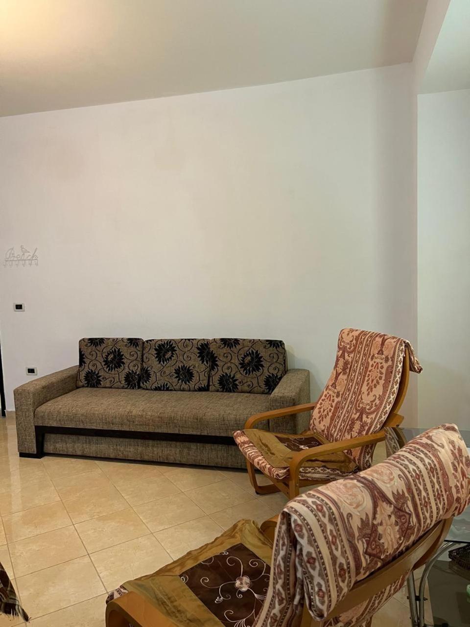 Apartamento Modest Vlorë